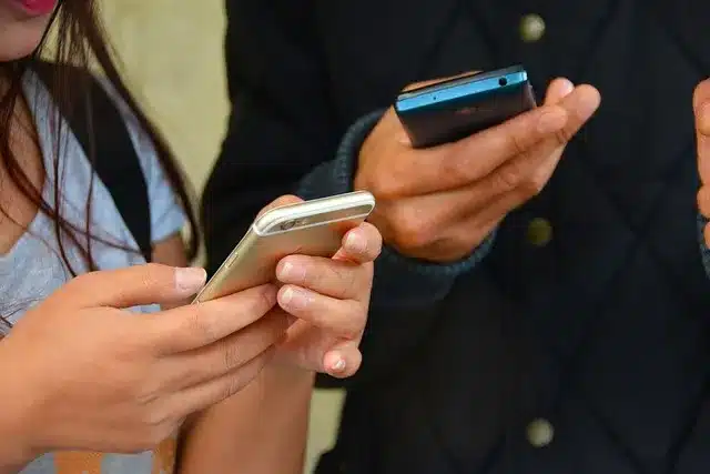 Disminución de la interacción cara a cara en la tecnología y la conectividad social