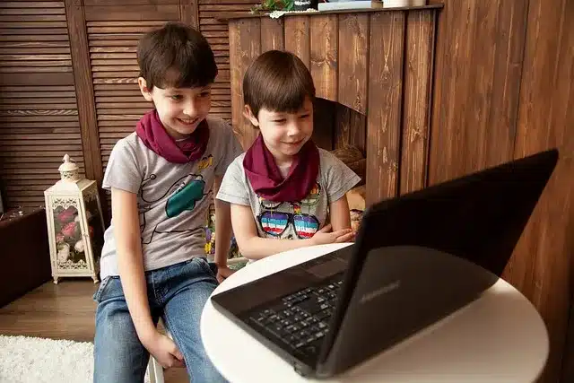 tecnología y la conectividad social