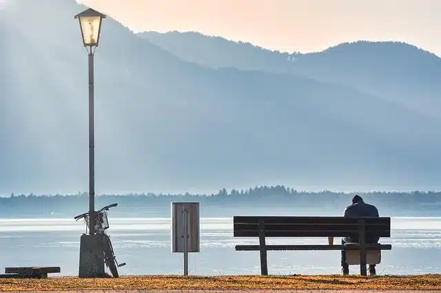 Cómo la sociedad moderna intensifica los sentimientos de soledad